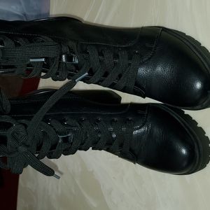 Steve Madden black boots